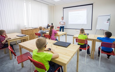 10 популярных компьютерных школ для детей в Новосибирске