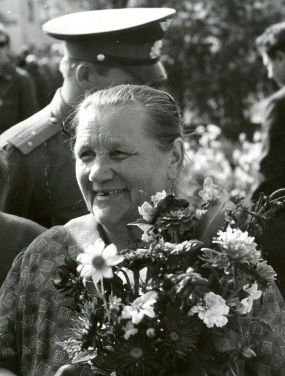 Слава матери