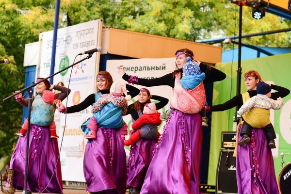 Международная неделя слингоношения 2015 в Новосибирске: как носить слинг, где купить слинг в Новосибирске, слинги для новорожденных и слинги для детей старше 6 месяцев.