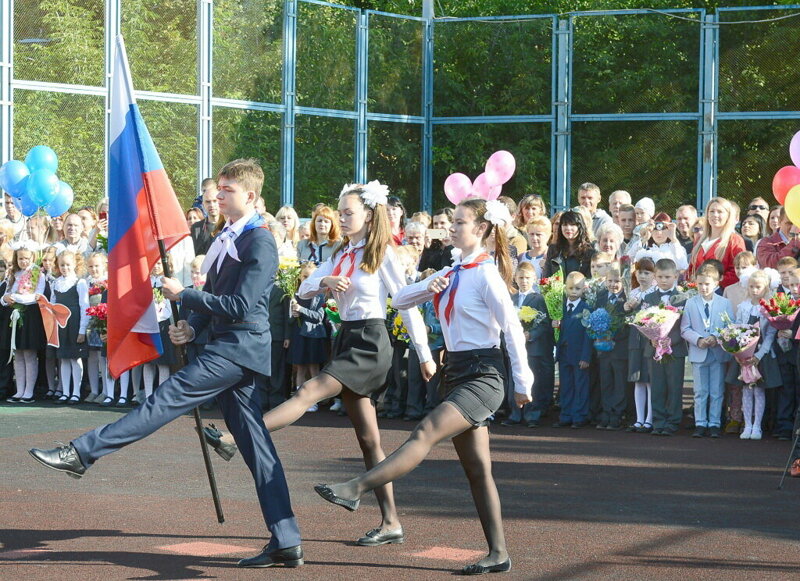 Опрос ВЦИОМ: гимн в школах нужен!