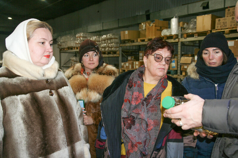Тест-группа из семи человек приехала в зимний рабочий полдень в офис компании GREEN GOODS